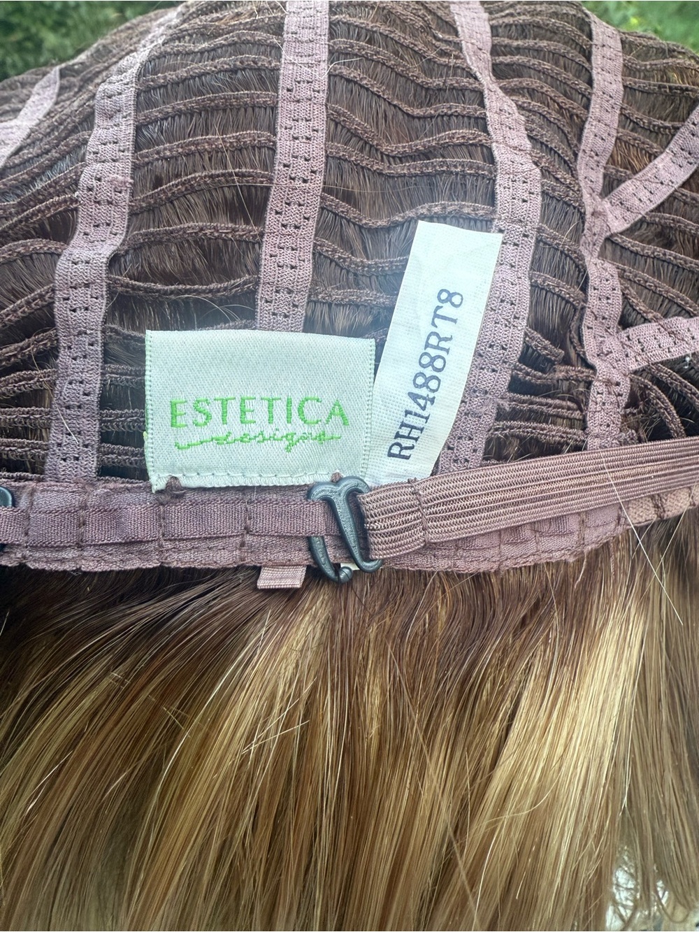 Estetica Lace Front Wig RH1488RT8 Rooted Blonde EUC + Storage Case - Picture 10 of 11
